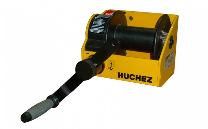 وینچ دستی کشنده افقی با ظرفیت 2000 کیلوگرم مدل MANIBOX VS 2000 kg - model with stainless steel frame ساخت هوچز فرانسه